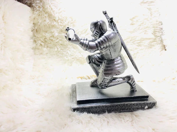Knight Pen Holder Executive Soldier Figurine Pencil Stand